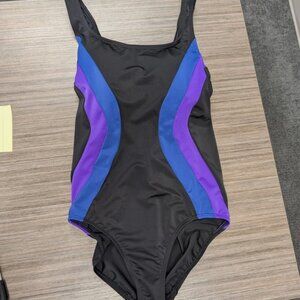Lands' End Color Block One Piece Swimsuit in women's size 10